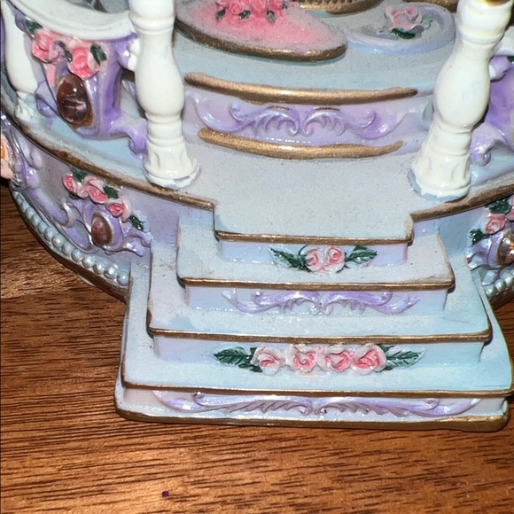Stunning Pastel Carousel Music Box - Picture 4 of 10